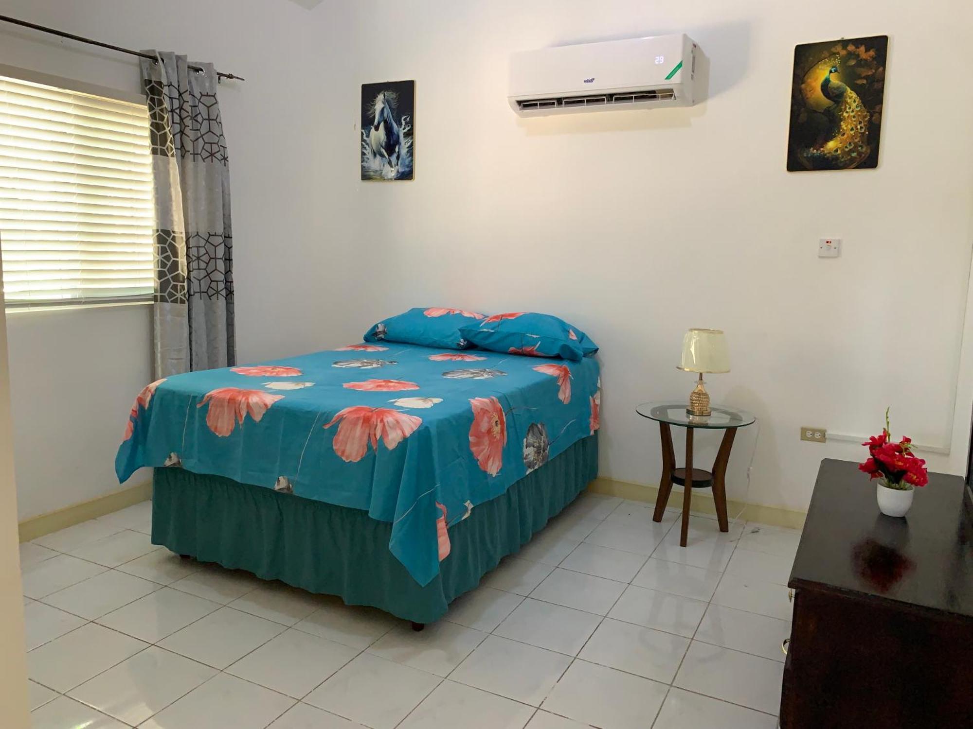 Caribbean Escape Hotel Portmore Buitenkant foto
